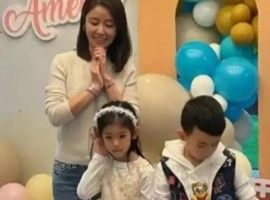 49 岁林心如素颜遛娃被拍！8岁女儿颜值惊艳，豪门日常这么接地气-创优资源分享网