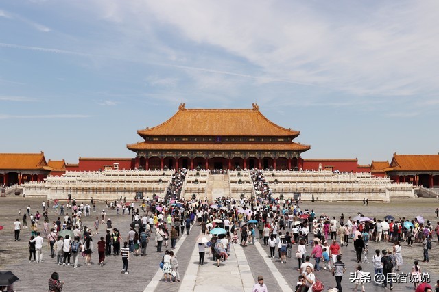 图片[2]-夏夜余晖映照下的北京长城，高温之痛难以掩饰。-创优资源分享网