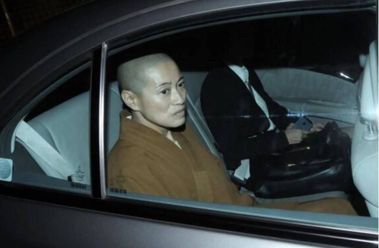 图片[10]-女版“释永信”揭秘：日间敛财，夜幕下与僧侣纵情酒色，终落法网-创优资源分享网