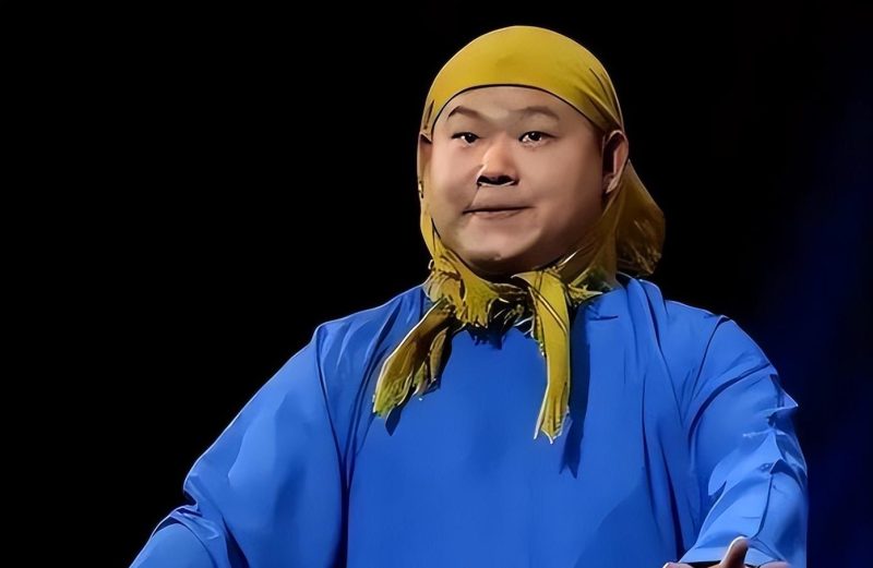 岳云鹏，这位喜剧界的“活宝”，演唱会落幕的喜悦还未散去，却意外迎来了一幕令人咋舌的“恶心”场景——岳云鹏被逼捐。-同恩资源分享网