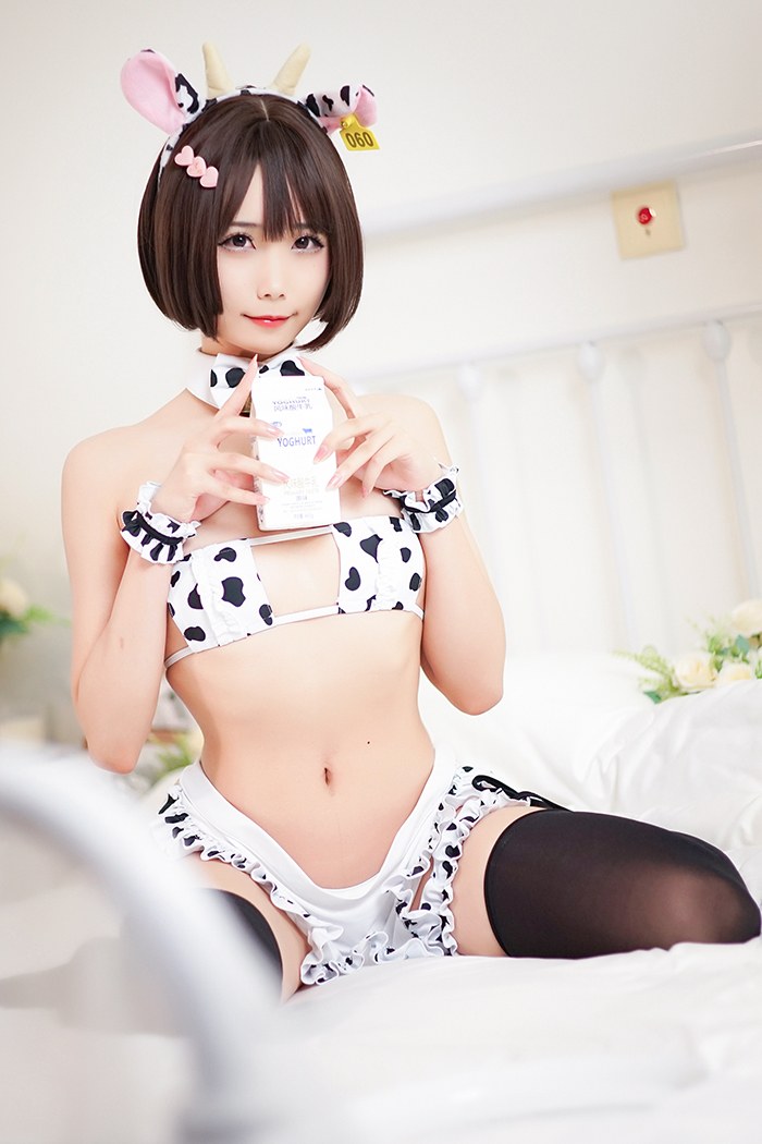 图片[2]-奶牛女仆晓美嫣羞涩微乳奶香四溢-创优资源分享网