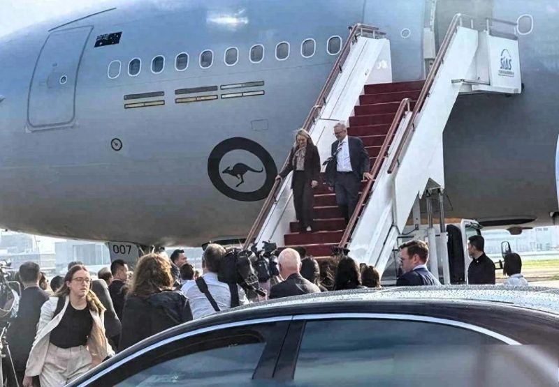 7月12日傍晚五时，澳大利亚总理阿尔巴尼斯乘坐九小时的航班抵达上海，开启为期七天的中国访问。-创优资源分享网