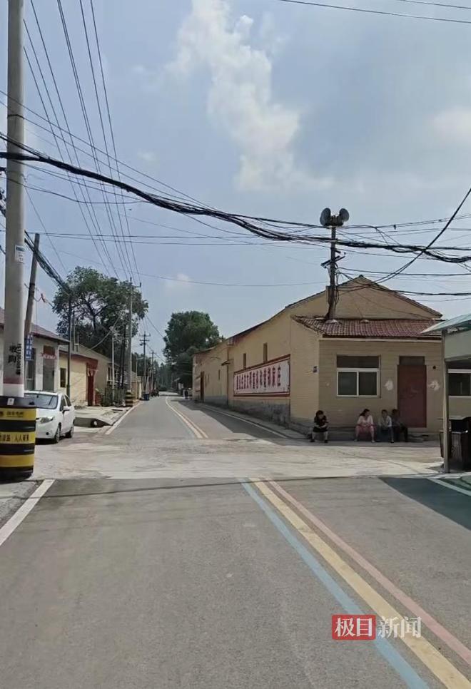 图片[4]-《我的母亲》一文作者山西老大爷人气爆棚，网友热议。村民们表示，他曾是军人，家中共有兄弟姐妹八人，其母亲在当年生活艰辛。-创优资源分享网