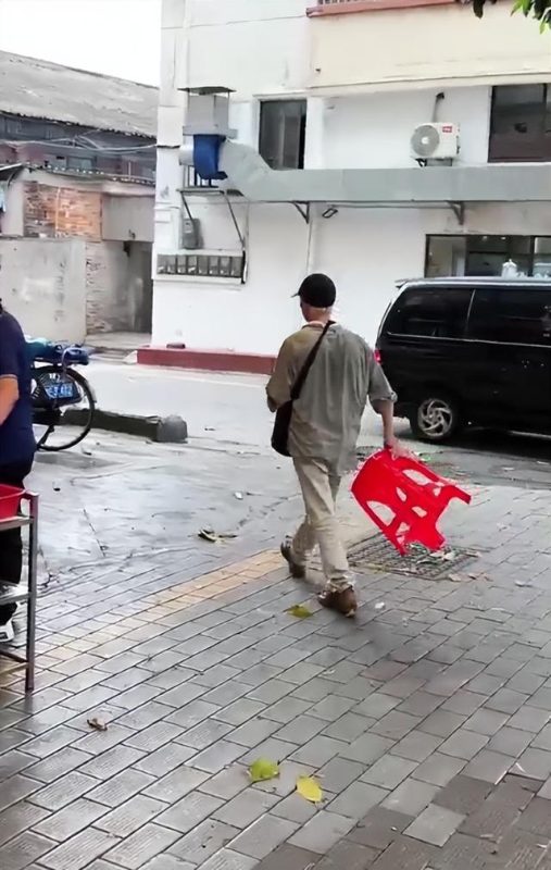 图片[2]-广东江门一饭店米饭免费供应，白发老人每天打米饭配酱油吃，店主发声-创优资源分享网