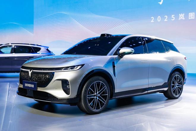 华为旗下首款家用纯电动SUV  全新岚图车型进军25万元级别市场-创优资源分享网