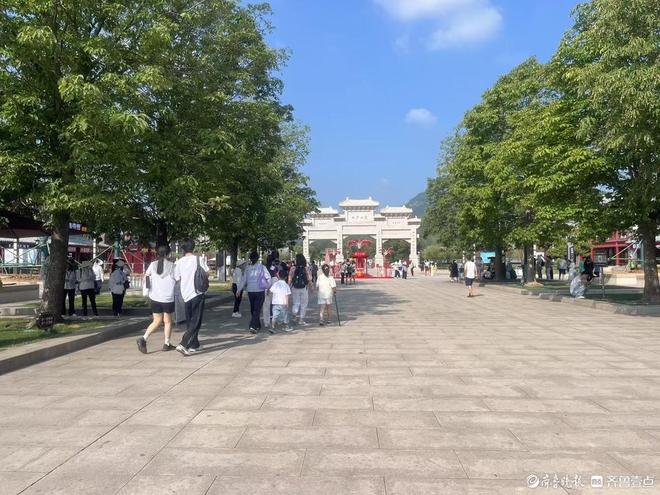 这座见证了无数岁月流转的古老寺院面临重大的舆论考验。-同恩资源分享网