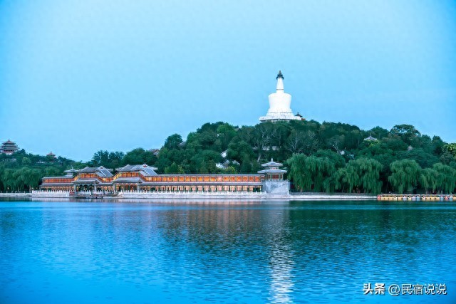 夏夜余晖映照下的北京长城，高温之痛难以掩饰。-西瓜资源分享网