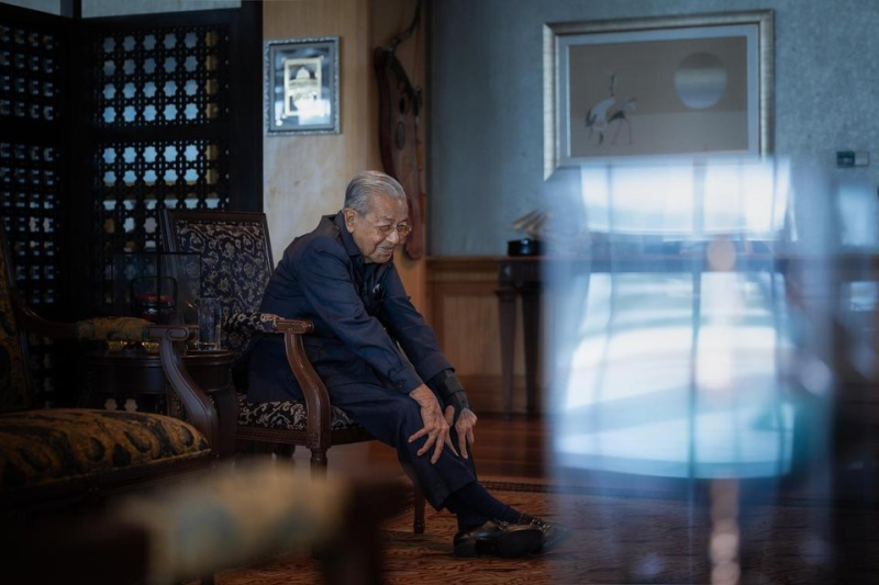 【外媒报道】马来西亚前总理马哈蒂尔因身体疲劳,已入院治疗。-创优资源分享网