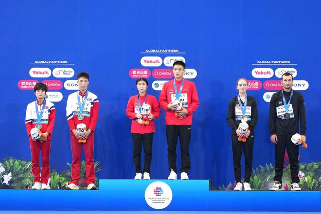 图片[4]-在激烈的角逐中以0.06分的微弱优势夺魁！15岁的小师妹与21岁的新星携手，成功逆转局面：对朝鲜的黑马势力保持警惕。-创优资源分享网