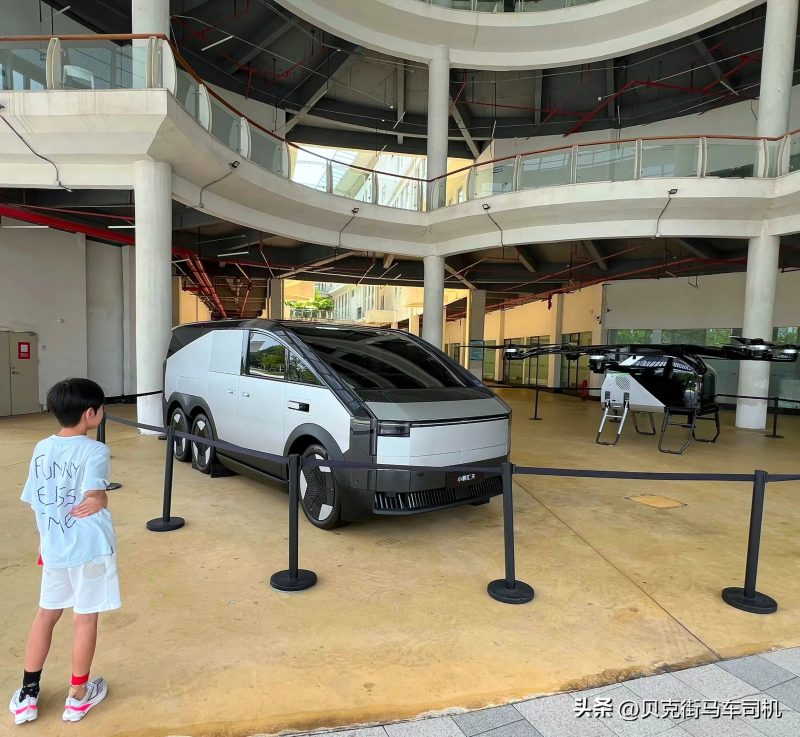 小鹏汇天宣布，其飞行汽车制造工厂已落成，并计划于2026年开始正式生产。-柠檬资源分享网