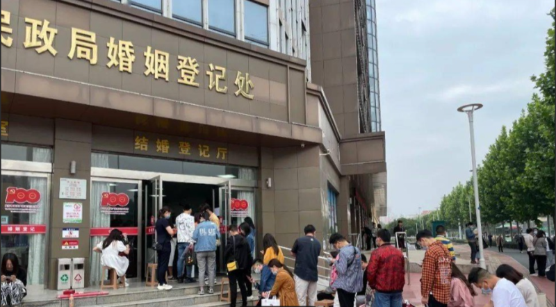 岁月流转，爱情绽放——2024年中国婚姻登记综述-同恩资源分享网