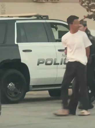 图片[2]-一位在中国硅谷售卖酱香饼的年轻男子被警方逮捕，此前他每月能赚取一万至两万美元的收入。-创优资源分享网