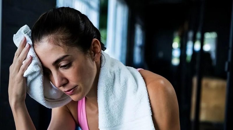 图片[2]-近日，北京一位42岁女性在高温天气中坚持进行户外晨跑，回家后不幸晕倒！-创优资源分享网