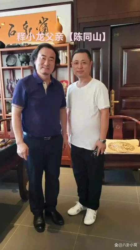 释小龙父亲名下的少林武校却再陷风波。这所由释小龙父亲执掌的武校，因债务问题被法院执行，执行标的金额高达26万之巨。-同恩资源分享网