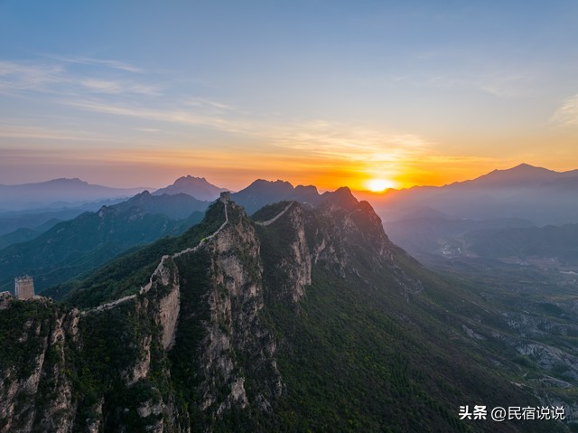 图片[6]-夏夜余晖映照下的北京长城，高温之痛难以掩饰。-创优资源分享网