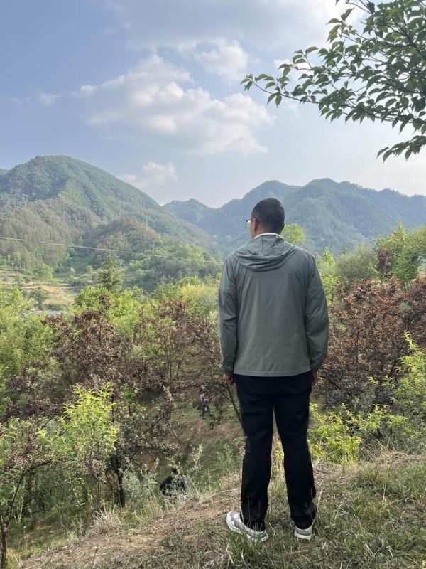 图片[3]-张海超在经历了16年的开胸验肺手术后，提及往事时不禁泪流满面，然而，积极面对生活并好好活着，依旧是他不可推卸的责任。-创优资源分享网