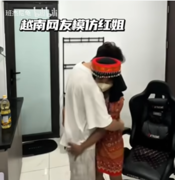 “近期，一位越南网民在网络上分享了一段自己模仿“红姐”的视频，迅速吸引了众多网友的目光-同恩资源分享网