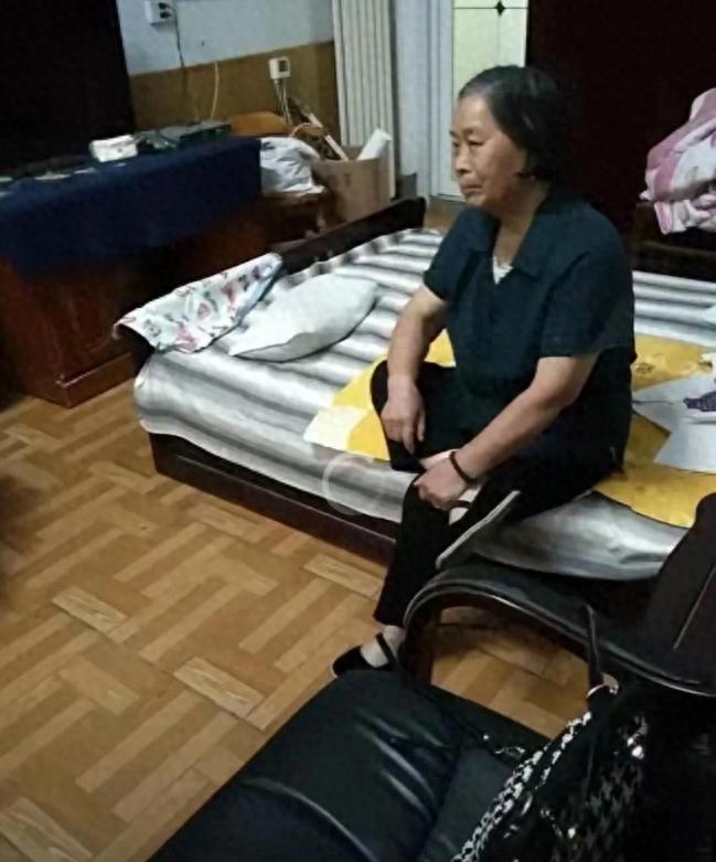争议声中，释永信的母亲公开亮相，现年80岁，身体依然健朗，而其子释永信的商业事业亦蒸蒸日上。-春天资源分享网
