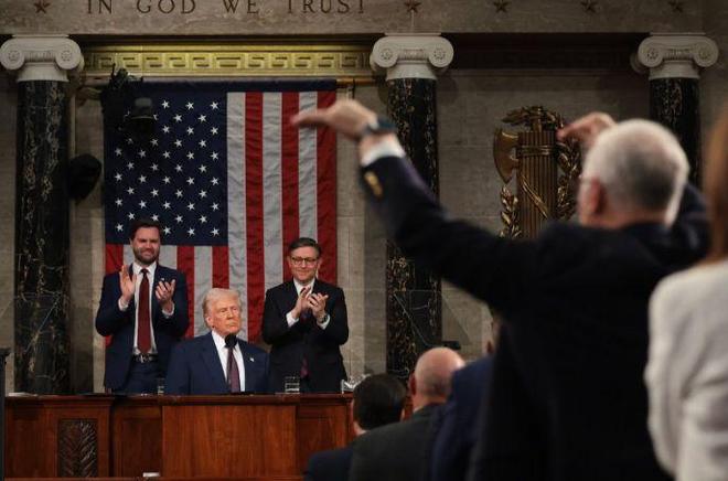 图片[3]-美国总统20年后首次踏足美联储：手握账本，心怀账本-创优资源分享网