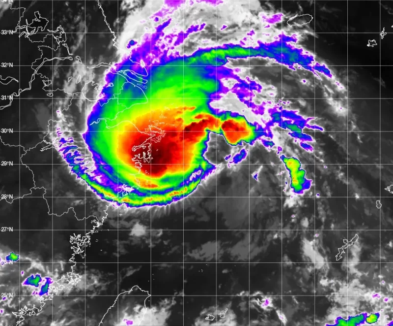 根据最新气象预报，我国未来一段时间内将形成三个主要的暴雨中心。-同恩资源分享网