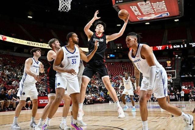 杨瀚森对开拓者夏季联赛首战作出评价：自评60分-创优资源分享网