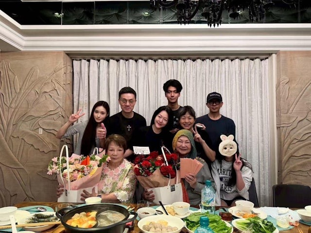 图片[3]-泪目：具俊晔携带自备座椅守护大S墓地，烈日中独自现身，身影憔悴消瘦  近期照片显示其肤色黝黑，体态瘦削-创优资源分享网