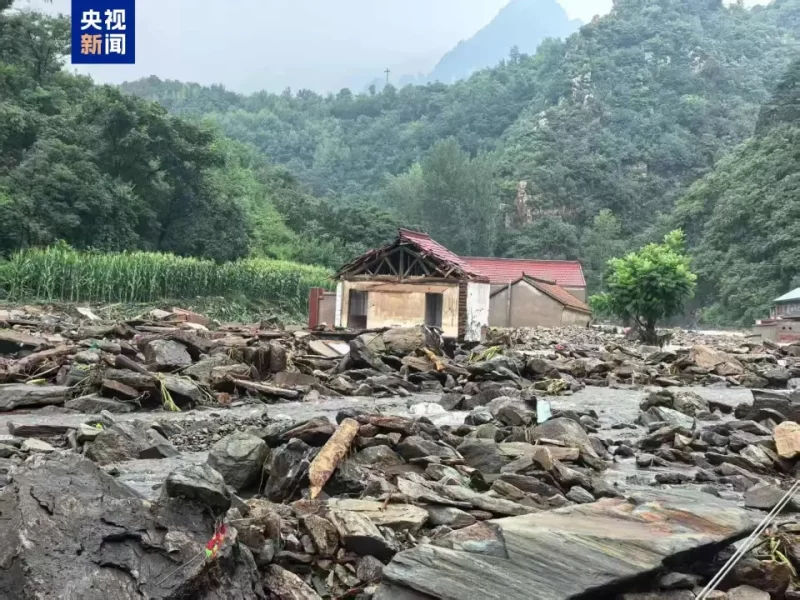 滦平县山体滑坡事故已造成8人不幸遇难，4人仍处于失联状态。-同恩资源分享网