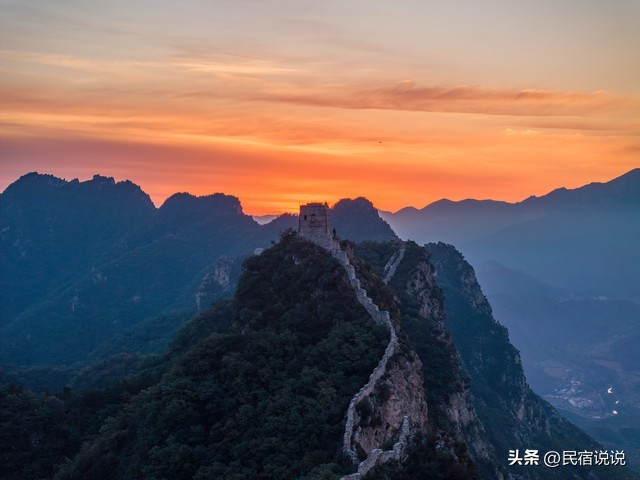 图片[8]-夏夜余晖映照下的北京长城，高温之痛难以掩饰。-创优资源分享网