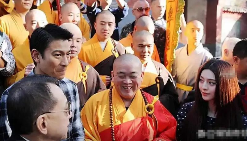 图片[3]-人民日报重磅揭露！释永信豪车娶妻，生活奢华，前义工曝惊人内幕，细节被曝光-创优资源分享网