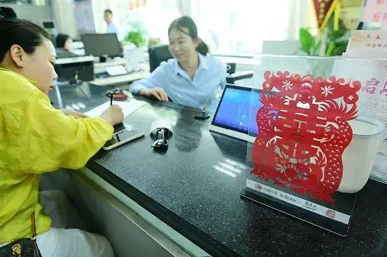 2024年，我国登记结婚的夫妇数量达到610.6万对，离婚率与结婚率的比值为57.5%。-同恩资源分享网