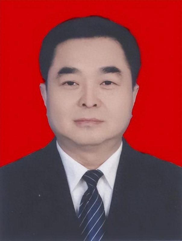 近日，三位厅级干部正式履新职务。值得关注的是，其中一位新任厅干的上一任已经晋升至副省部级领导岗位。-同恩资源分享网