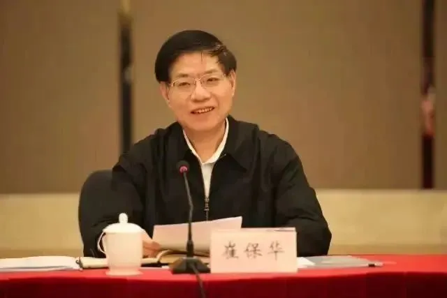 崔保华，担任市委书记、省委常委、统战部部长、省政协副主席等职务期间，广泛进行敛财行为。-同恩资源分享网