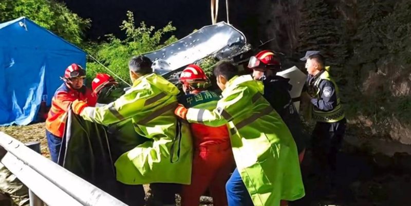 阿坝河事故中失踪的司机已被寻获，其身份曝光令人震惊，难怪那三对母女对其如此信赖。-创优资源分享网