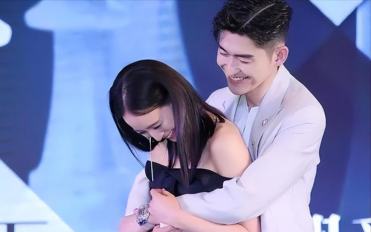 图片[2]-内娱中“假戏真做”的现象令人担忧：强吻、袭胸、掀衣、弹内衣带，这些行为令人震惊！-创优资源分享网