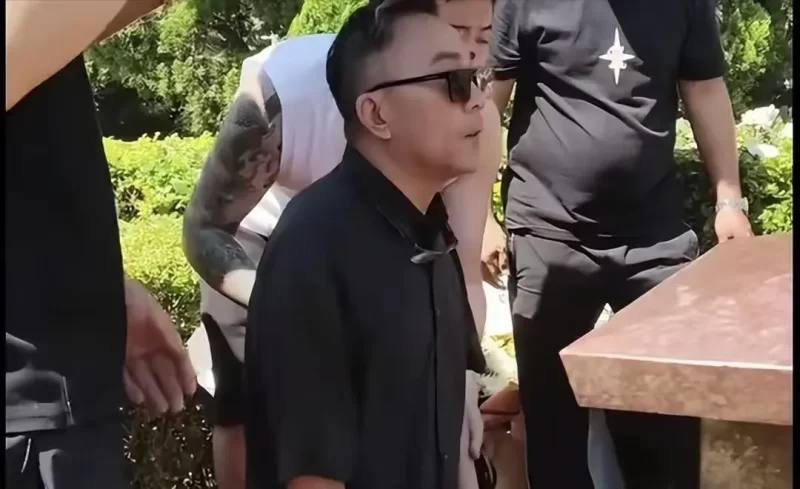 杨少华的圆坟仪式，宛如一面真实的“照妖镜”！-创优资源分享网