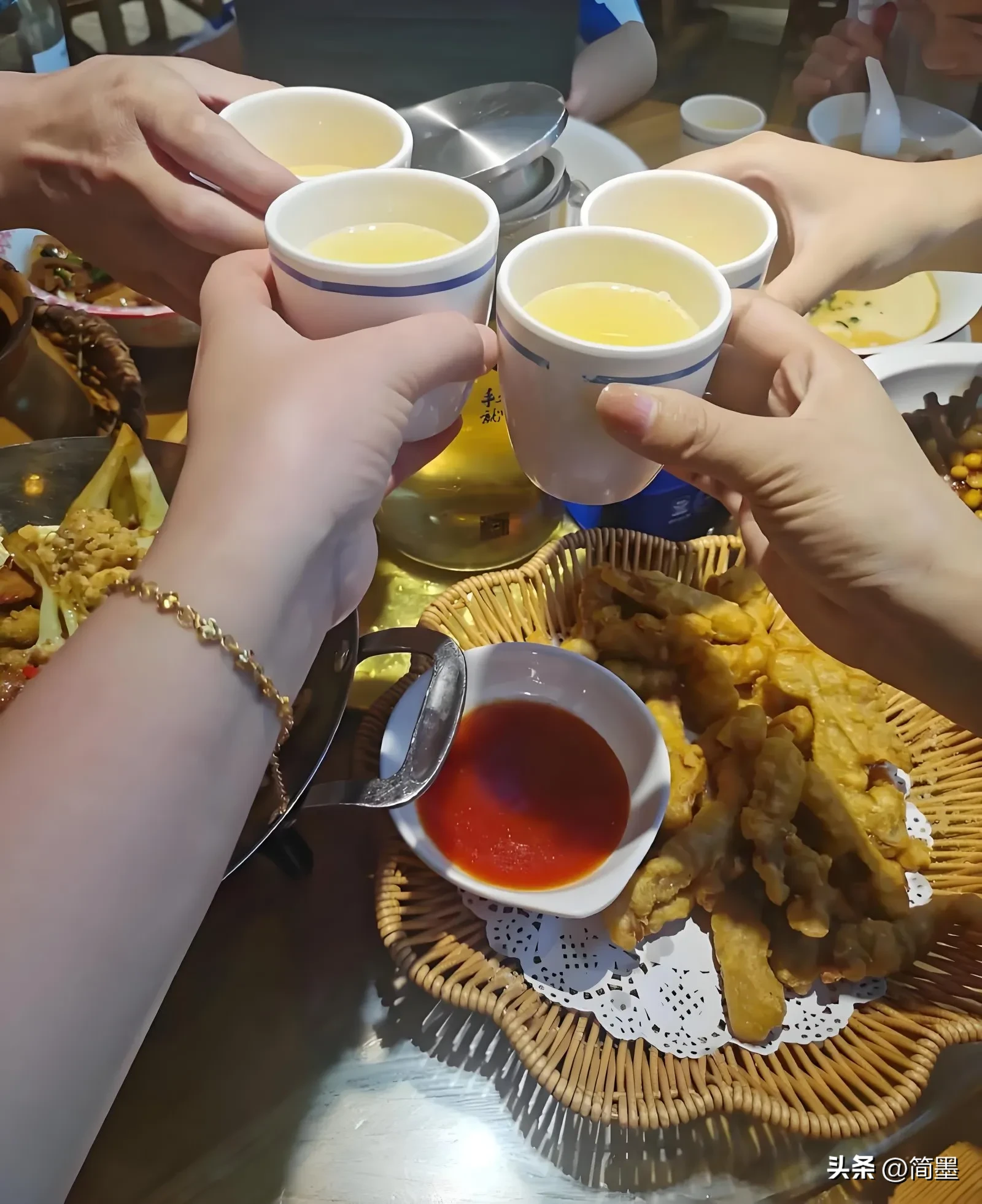 今日闲暇时光，与友人小聚。席间，一位友人风趣地谈论起人生，-萨沙资源分享网
