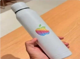 深圳新开业的苹果零售店吸引了众多顾客，一款定价300元的保温杯尤为受到消费者的青睐。-创优资源分享网