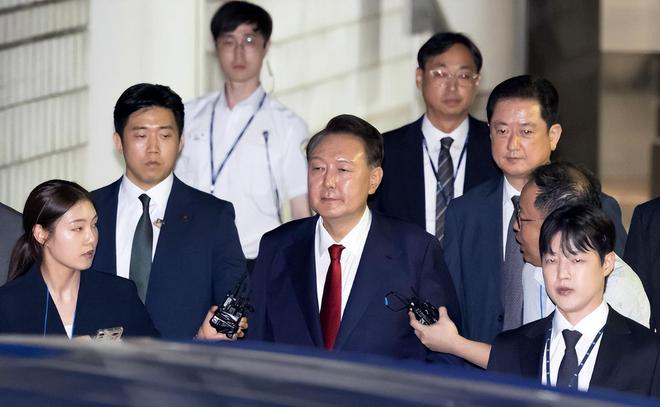 尹锡悦拒捕事件细节公布：其裸身躺在地上，与特别调查组对峙逾两小时-春天资源分享网