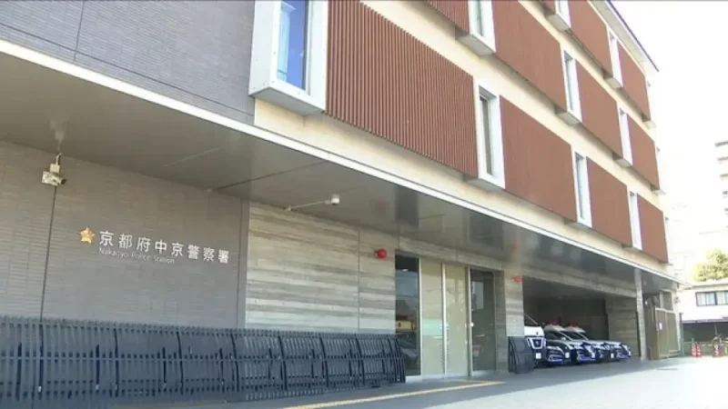 中国初中生日本游学遇美籍男子殴打，被捕男子否认指控，引发社会关注。-同恩资源分享网