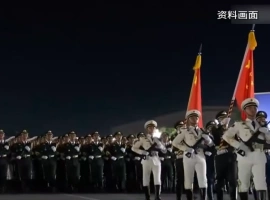 阅兵时的装备实际上具备实战功能，一旦接到命令，便能在瞬间从阅兵场地转移至战场执行任务。-创优资源分享网