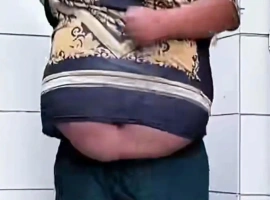 网络热议：“知名网红良子体重超过350斤，其中胃袋重量达150多斤”引发网友热议。-创优资源分享网