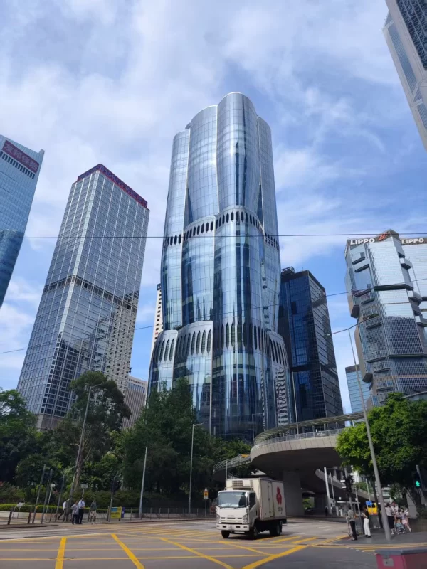 图片[2]-香港中环地区正经历一股“新财富”的涌动。-创优资源分享网