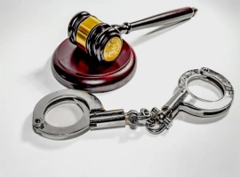 一男子因未获50万股而心生怨恨，进而召集同伙实施入室抢劫。 造成一人丧生两人身受重伤。-创优资源分享网