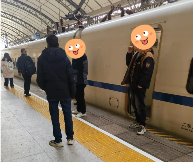 图片[2]-高铁站台是否应实施全面禁烟政策-创优资源分享网