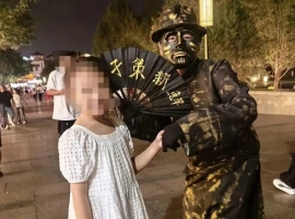 游客投诉大唐不夜城存在拍照收费问题及频繁发生的乱收费现象。-创优资源分享网