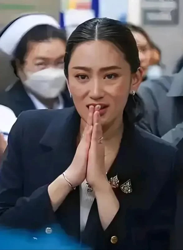 图片[2]-泰国公众举行集会，强烈要求被停职的前总理佩通坦辞职，现场有示威者大声呼喊其昵称。-创优资源分享网