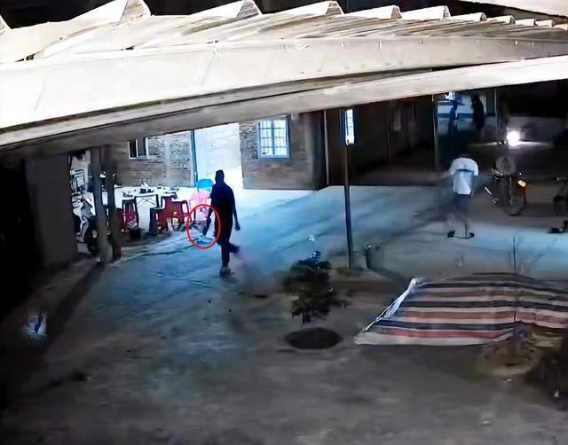 图片[3]-幼子随母返乡，同村男子行凶，凶手被诊断为精神异常-创优资源分享网