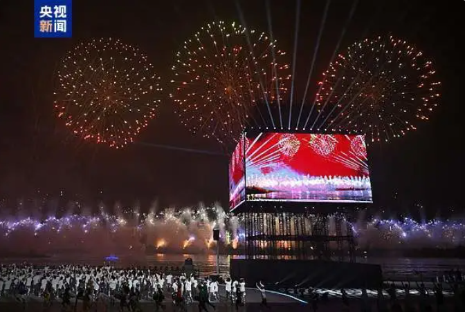 成都世运会开幕式以其精彩纷呈的表演和独特创意，向世界展示了成都的魅力和中华文化的博大精深-同恩资源分享网