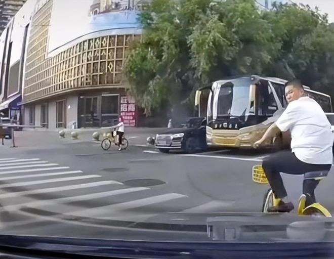 图片[5]-沈阳年轻一代涉嫌故意撞击他人事件追踪：受害方未违反交通信号灯指示-创优资源分享网