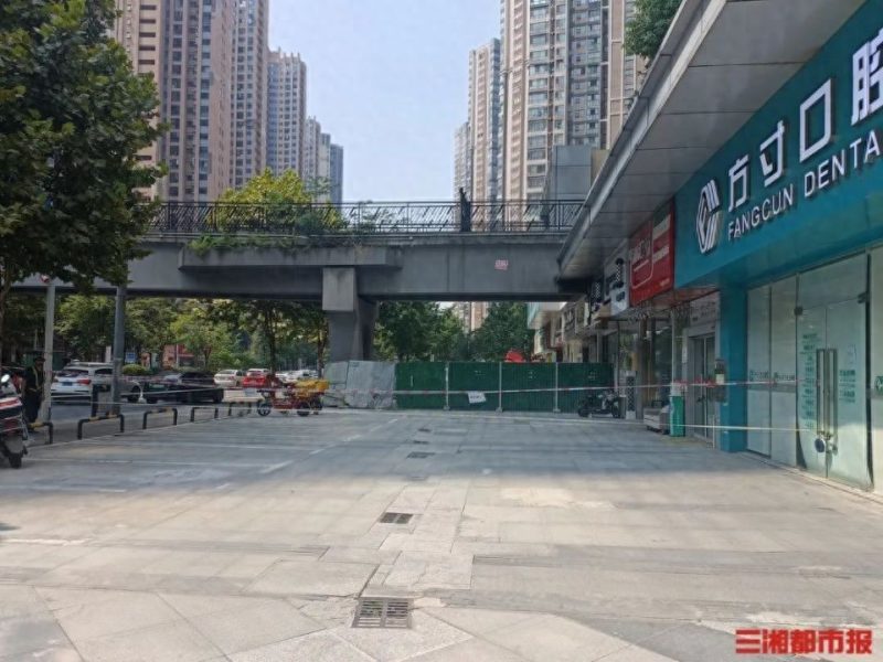 长沙一21岁女子不幸遭遇外墙脱落事故，不幸遇难。家属透露，遇难女子当时正担任网络主播，-同恩资源分享网